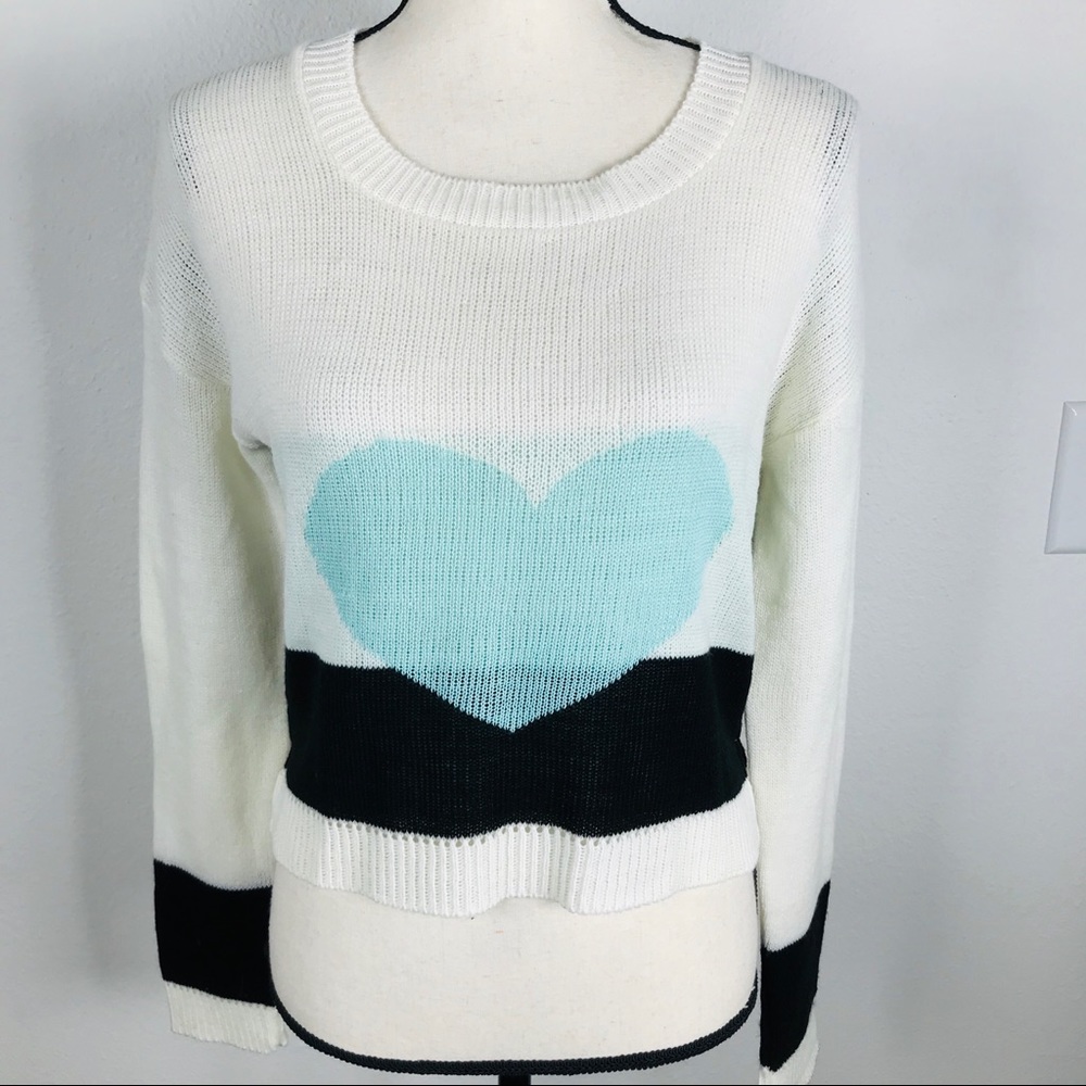 KIRRA SHORT LARGE STRIPE  HEART PULLOVER SWEATER